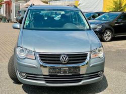 Grau Gebraucht 2009 VW Touran Trendline Van / Kleinbus | 7.490 € (Teuer)