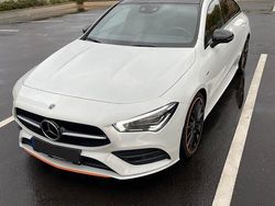 Weiß Gebraucht 2019 Mercedes CLA250 Shooting Brake AMG line Kombi | 43.500 €