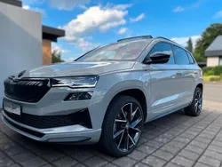 Grau Gebraucht 2024 Skoda Karoq SportLine SUV | 35.100 € (Etwas zu teuer)