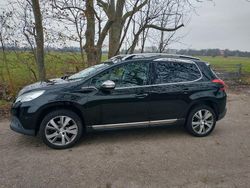Schwarz Gebraucht 2015 Peugeot 2008 Allure SUV | 8.600 € (Fairer Preis)