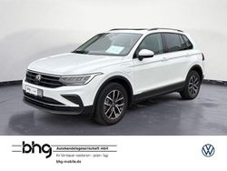 Pure white Gebraucht 2021 VW Tiguan Life SUV | 30.330 € (Fairer Preis)