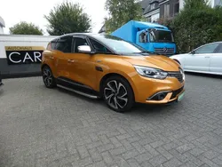 Schwarz Gebraucht 2016 Renault Scénic III Bose Edition Van / Kleinbus | 13.390 €