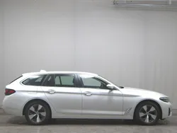Weiss Gebraucht 2021 BMW 520 Sport Line Kombi | 25.980 € (Superpreis)