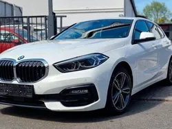 Weiß Gebraucht 2021 BMW 118 Sport Line Kleinwagen | 17.900 € (Guter Preis)