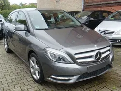 Grau Gebraucht 2013 Mercedes B200 Van / Kleinbus | 15.990 € (Fairer Preis)