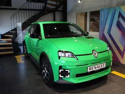 Pop green Neu 2024 Renault R5 Komfort Kleinwagen | 31.230 € (Superpreis)