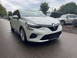 Weiß Gebraucht 2021 Renault Clio V Business Kleinwagen | 12.900 € (Fairer Preis)