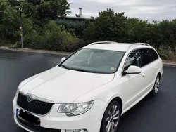 Weiß Gebraucht 2010 Skoda Superb Kombi | 3.850 €