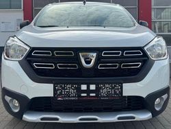 Weiß Gebraucht 2021 Dacia Lodgy Stepway Van / Kleinbus | 11.499 € (Guter Preis)