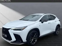 Weiß Gebraucht 2022 Lexus NX450h+ E-FOUR SUV | 50.490 € (Etwas zu teuer)