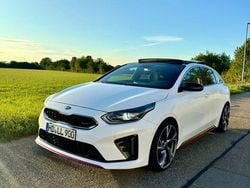 Weiß Gebraucht 2021 Kia ProCeed GT Kleinwagen | 20.990 € (Guter Preis)