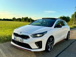 Weiß Gebraucht 2021 Kia ProCeed GT Kleinwagen | 22.250 € (Fairer Preis)
