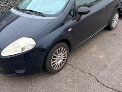 Blau Gebraucht 2009 Fiat Punto Active Limousine | 1.200 € (Fairer Preis)