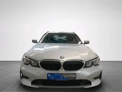 Grau Gebraucht 2020 BMW 128 Kombi | 19.000 €