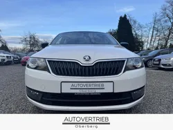 Weiß Gebraucht 2014 Skoda Rapid Limousine | 10.990 € (Fairer Preis)