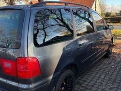 Grau Gebraucht 2008 Seat Alhambra Reference Van / Kleinbus | 6.900 € (Teuer)