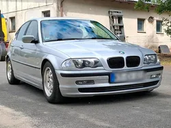 Silber Gebraucht 1998 BMW 323 Limousine | 1.260 € (Guter Preis)