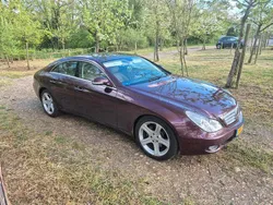 Rot Gebraucht 2006 Mercedes CLS500 Limousine | 7.490 €