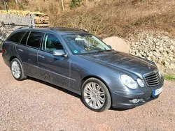 Grau Gebraucht 2006 Mercedes E500 Kombi | 10.500 €