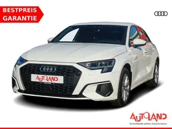 Weiß Gebraucht 2022 Audi A3 Sportback e-tron Comfort Limousine | 24.950 € (Fairer Preis)