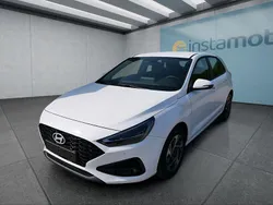 Weiß Neu 2025 Hyundai i30 Limousine | 19.799 € (Guter Preis)