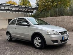 Silber Gebraucht 2005 Opel Corsa Kleinwagen | 1.750 € (Fairer Preis)