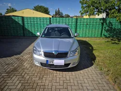 Silber Gebraucht 2012 Skoda Octavia Kombi | 4.000 €