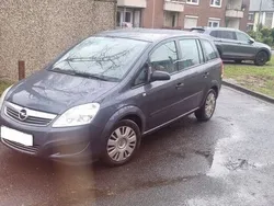 Grau Gebraucht 2009 Opel Zafira Selection Van / Kleinbus | 3.390 € (Fairer Preis)