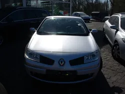Silber (metallic) Gebraucht 2007 Renault Mégane Cabriolet Avantage Cabrio | 2.200 € (Fairer Preis)