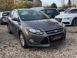 Braun Gebraucht 2011 Ford Focus Titanium Limousine | 7.999 € (Fairer Preis)