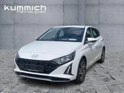 Weiß Neu 2025 Hyundai i20 Trend Limousine | 22.990 € (Fairer Preis)