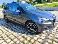 Grau Gebraucht 2015 BMW 218 Active Tourer Advantage Van / Kleinbus | 10.500 € (Fairer Preis)
