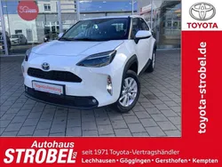 Schneeweiß Gebraucht 2024 Toyota Yaris Cross Comfort SUV | 24.880 € (Guter Preis)