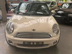 Weiß Gebraucht 2009 Mini Cooper Cabriolet Cabrio | 4.650 € (Fairer Preis)