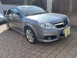 Grau Gebraucht 2007 Opel Signum Kombi | 2.100 € (Fairer Preis)
