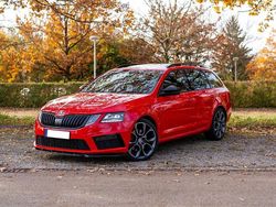 Rot Gebraucht 2017 Skoda Octavia RS Kombi | 15.398 € (Etwas zu teuer)