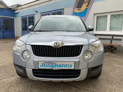 Blau Gebraucht 2009 Skoda Yeti Ambition SUV | 7.450 € (Teuer)