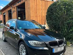 Schwarz Gebraucht 2010 BMW 318 Kombi | 13.000 €