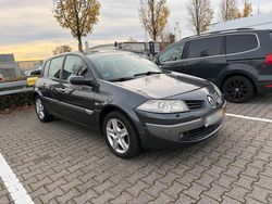 Grau Gebraucht 2006 Renault Mégane II Limousine | 950 € (Guter Preis)