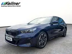 Tansanitblau ii metallic Gebraucht 2024 BMW 520 M Sport Kombi | 53.880 € (Guter Preis)