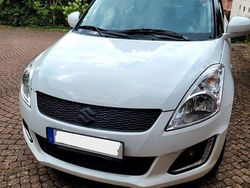 Weiß Gebraucht 2015 Suzuki Swift Basic Kleinwagen | 7.900 € (Fairer Preis)