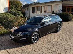 Schwarz Gebraucht 2019 Skoda Octavia RS Kombi | 17.799 € (Fairer Preis)