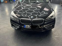 Schwarz Gebraucht 2016 BMW 220 Gran Tourer Luxury Line Van / Kleinbus | 16.000 € (Etwas zu teuer)