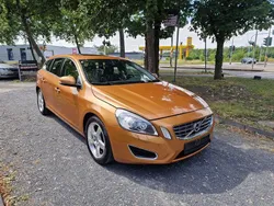 Orange Gebraucht 2011 Volvo V60 Summum Kombi | 7.750 € (Fairer Preis)