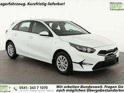 Deluxeweiß metallic Neu 2025 Kia Ceed Kleinwagen | 22.545 € (Superpreis)