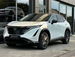 Pearl white / pearl black Gebraucht 2023 Nissan Ariya 360º SUV | 51.765 €