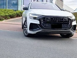 Weiß Gebraucht 2019 Audi Q8 Sport SUV | 61.600 € (Etwas zu teuer)