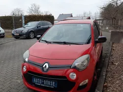 Rot Gebraucht 2014 Renault Twingo Initiale Paris Kleinwagen | 3.900 € (Etwas zu teuer)