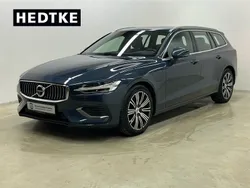 Blau Gebraucht 2022 Volvo V60 Inscription Kombi | 29.990 € (Guter Preis)