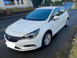 Weiß Gebraucht 2016 Opel Astra Edition Limousine | 6.750 € (Guter Preis)